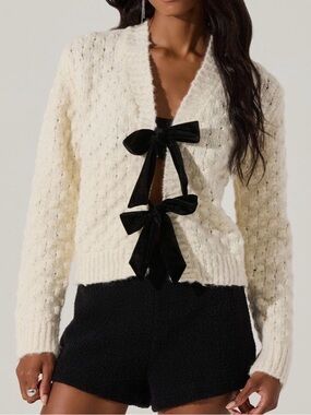 ASTR OFF-WHITE CROCHET CARDIGAN WITH BLACK VELVET TIES WOMENS SZ SMALL